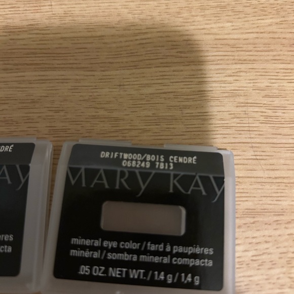 Mary Kay Other - Mary Kay Mineral Eye Color - Driftwood